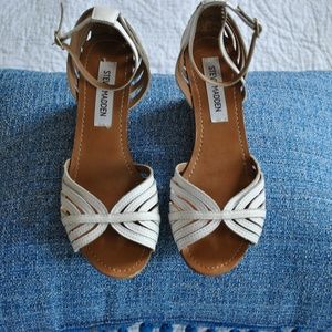 Steve Madden white medium wedges